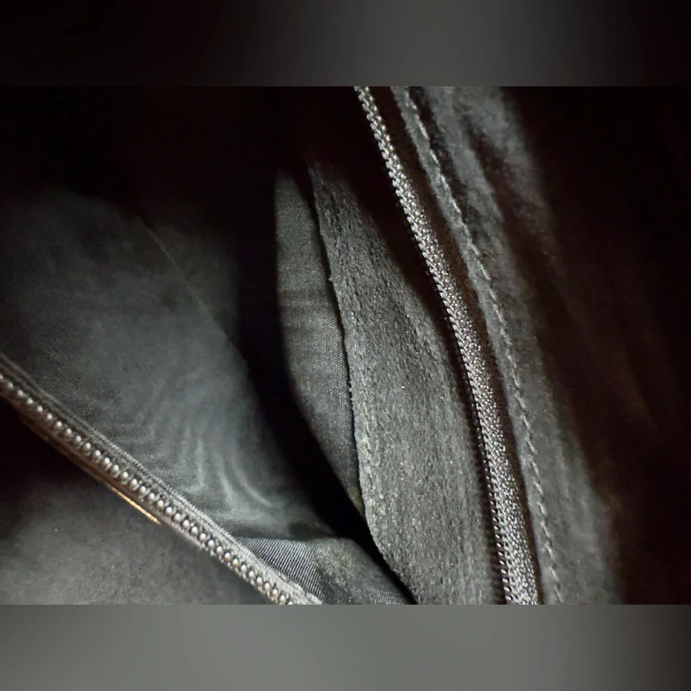 Vintage Gucci Black Leather Clutch - Picture 9 of 14